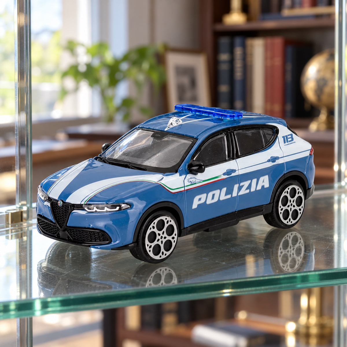 Alfa Romeo Tonale Polizia Modell 1:43 – Illustrationsfoto (KI)