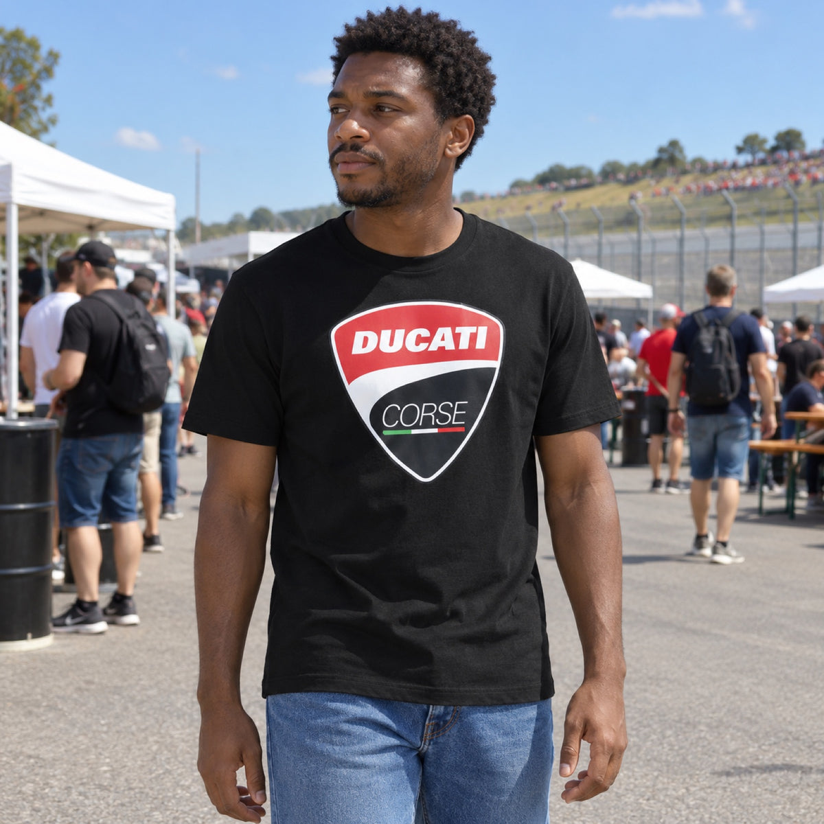 Ducati Corse T-Shirt with Ducati Logo – Black – ilustrační foto (AI)