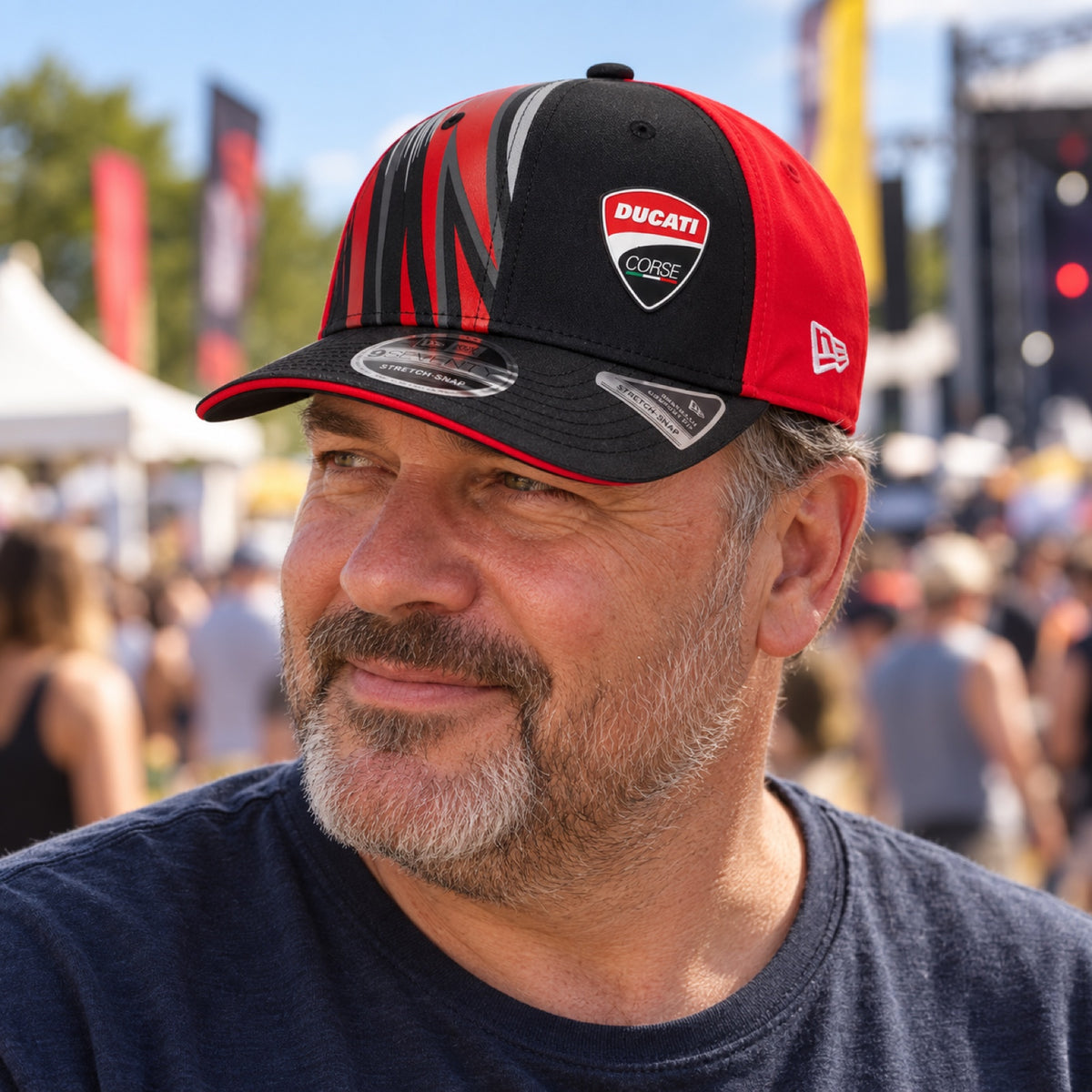Ducati Corse 9SEVENTY Cap mit Logo – Illustrationsfoto (KI)