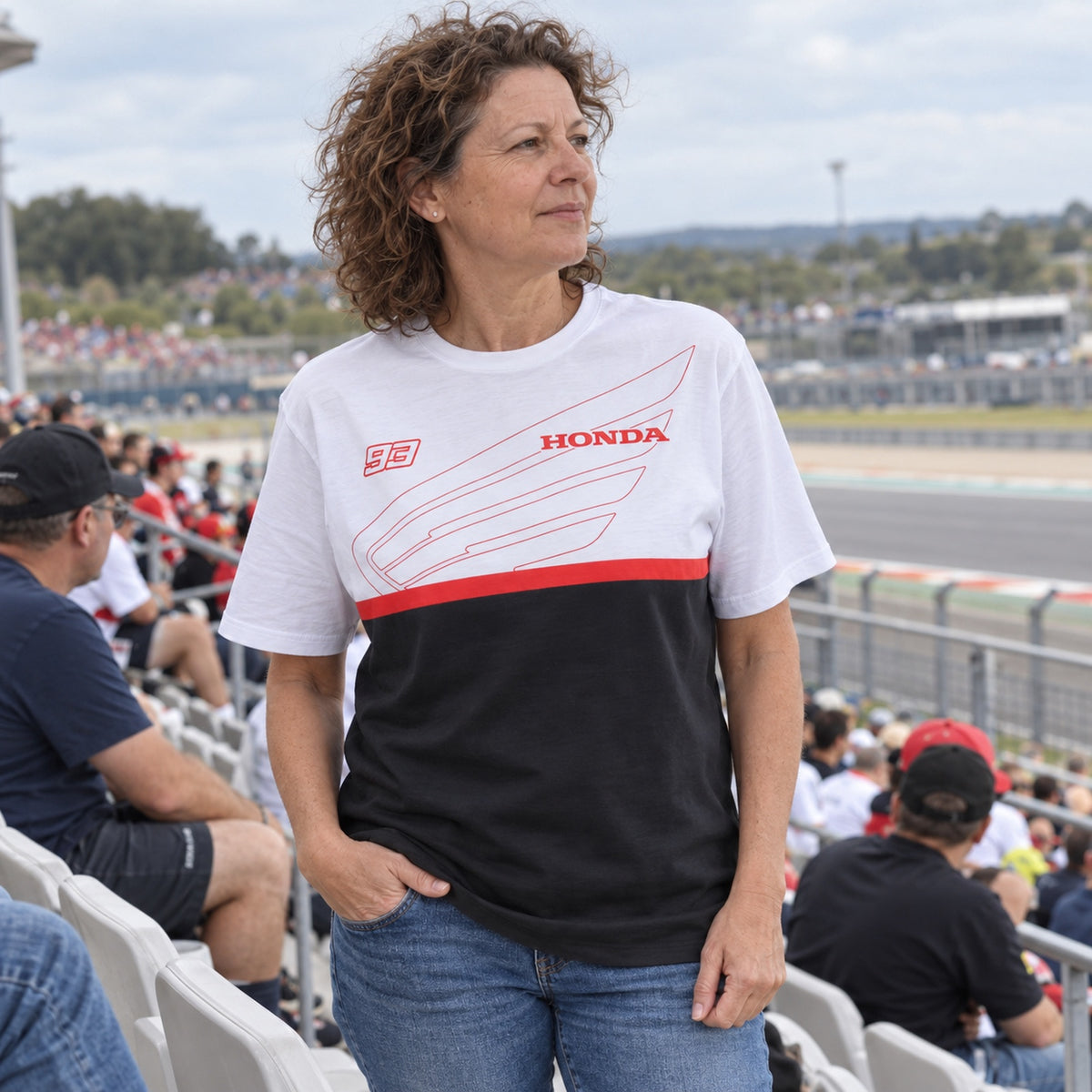 HRC Honda x Marc Marquez T-Shirt – White – ilustrační foto 2 (AI)