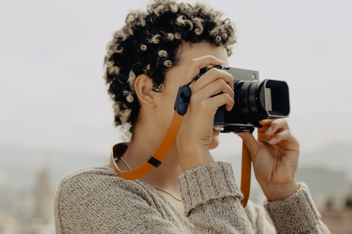 Peak Design Form - leather camera strap, short - Amber