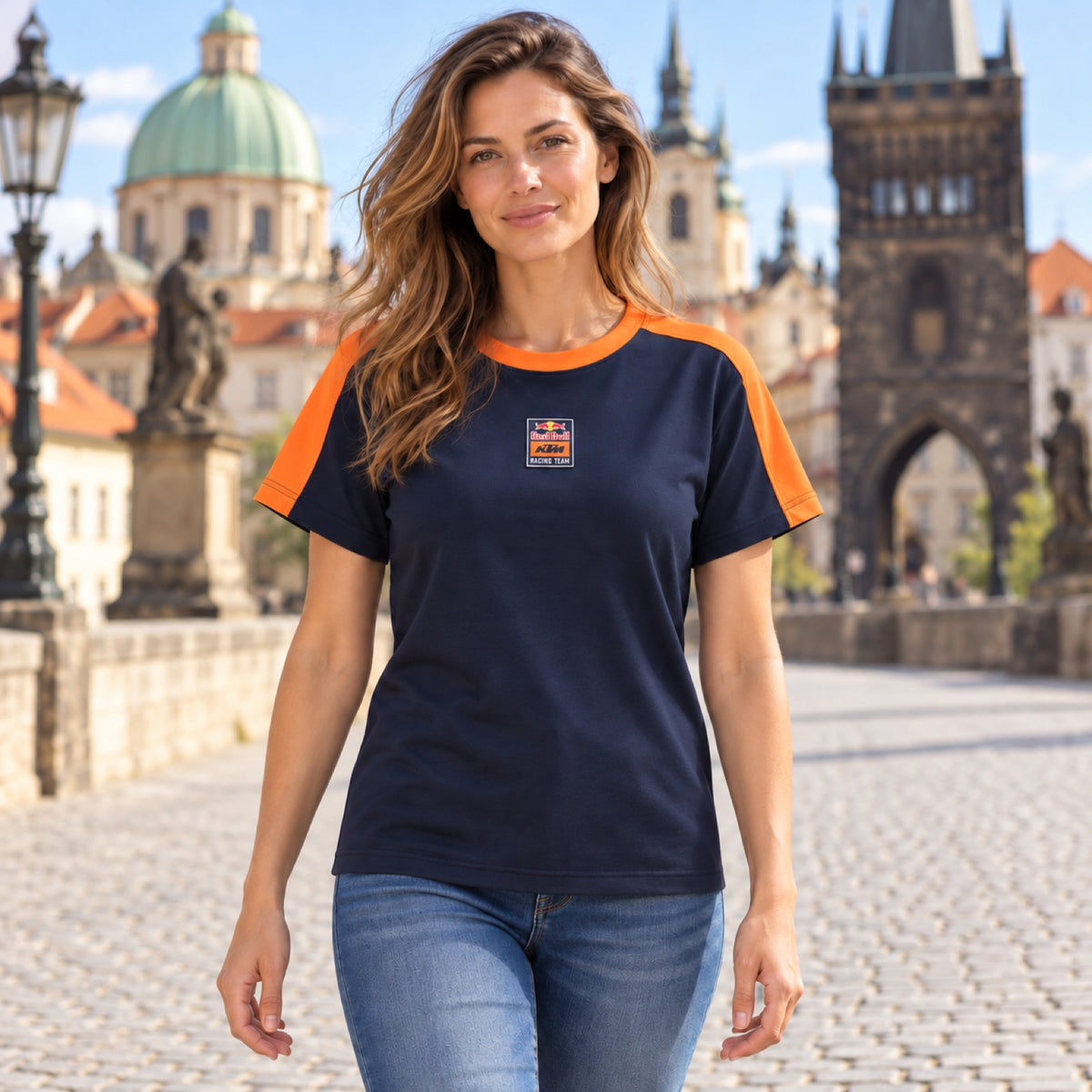 KTM Red Bull Racing GRID Damen-T-Shirt – Dunkelblau – Illustrationsfoto (KI)