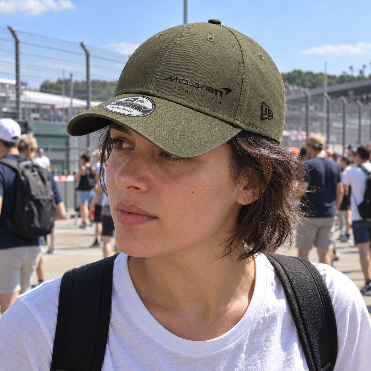 McLaren F1 ESS Casual Cap with Logo – Dark Green – ilustrační foto 2 (AI)