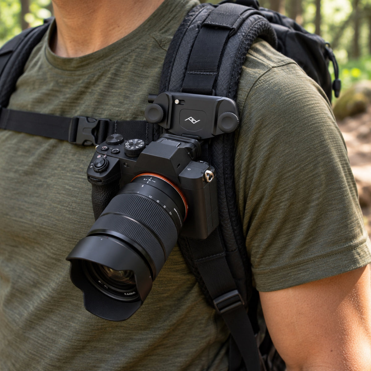 Peak Design Capture (v3) – Black – Standard Plate – illustrative photo (AI)