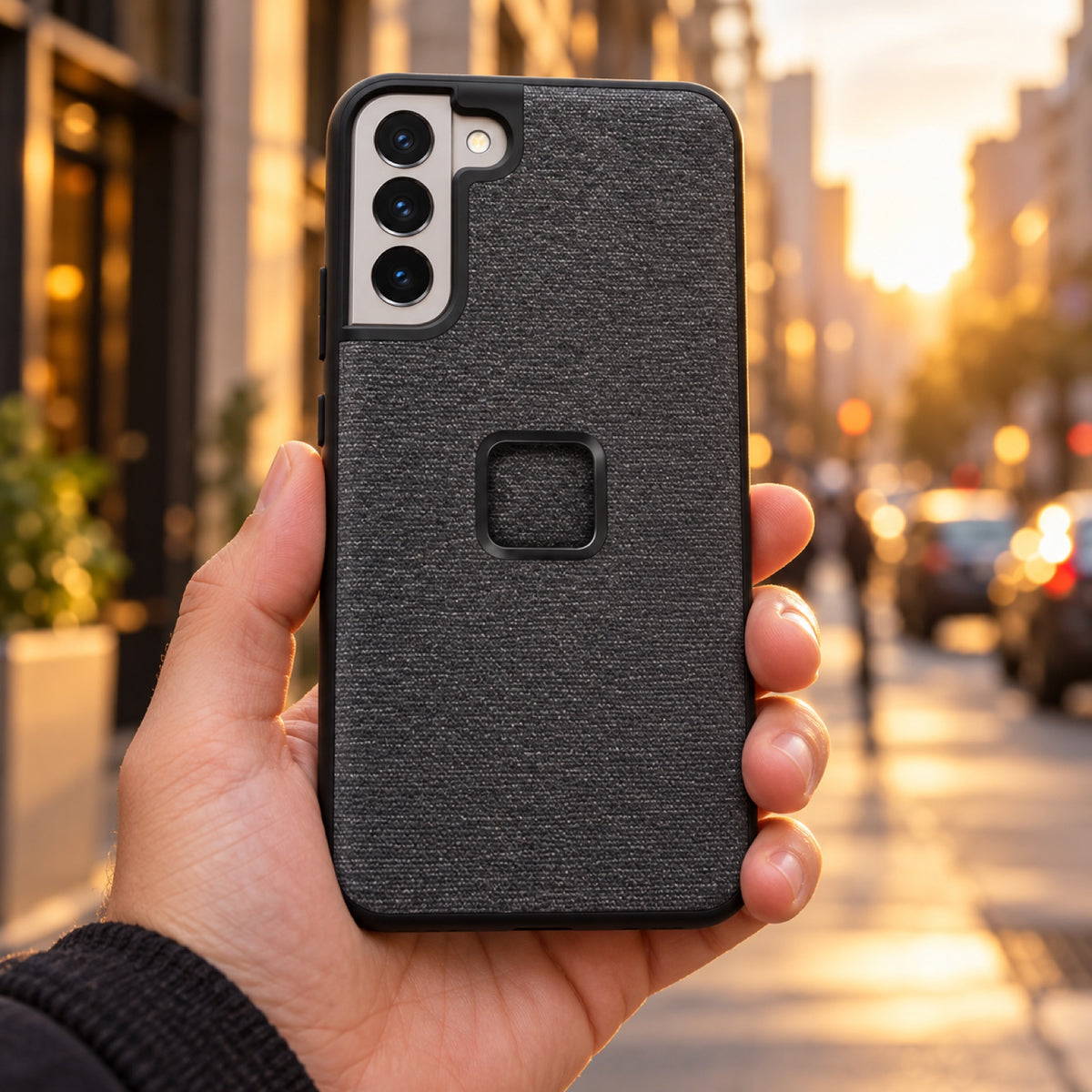 Peak Design Everyday Case – Samsung Galaxy S22+ – Charcoal – illustrative photo (AI)