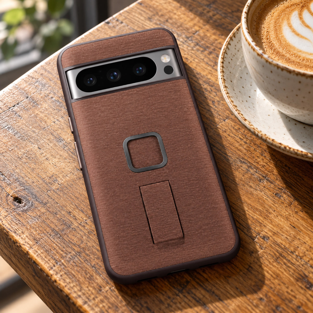 Peak Design Everyday Loop Case Google Pixel 8 Pro – Redwood – Illustrationsfoto (KI)
