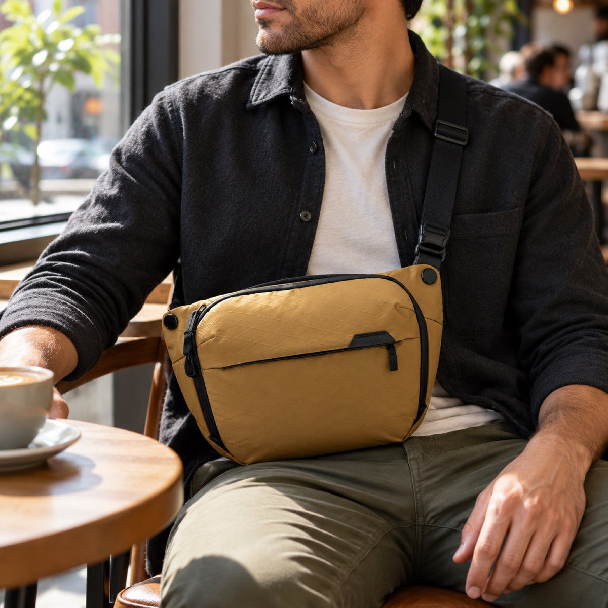 Peak Design Everyday Sling 6L v2 – Coyote – Illustrationsfoto (KI)