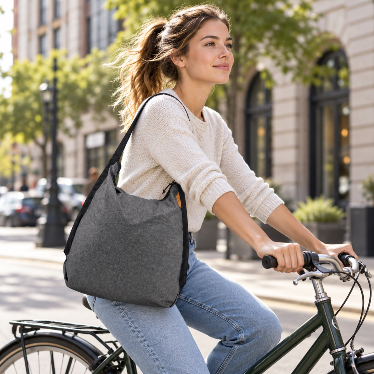 Peak Design Packable Tote v2 – Charcoal – illustrative photo (AI)