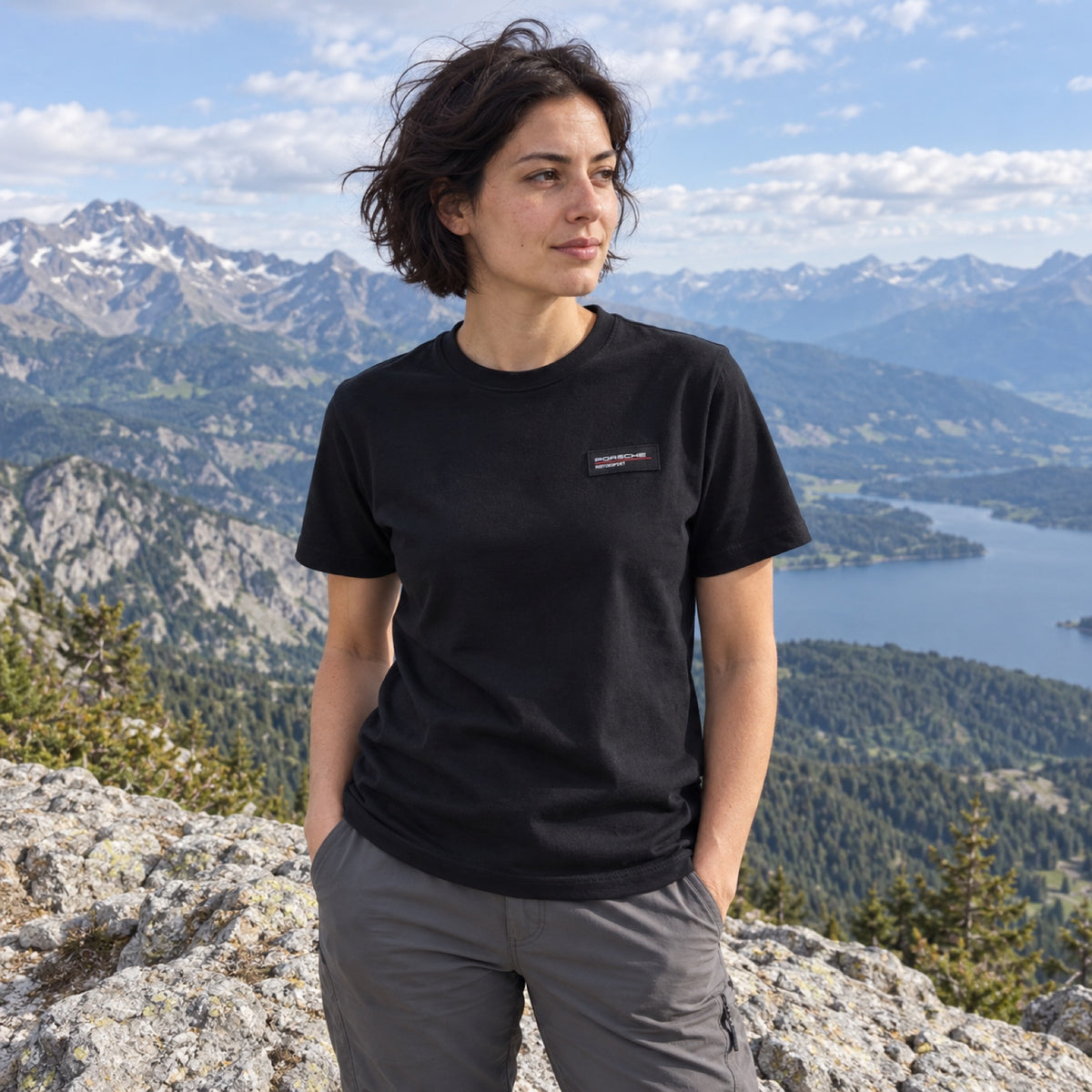 Porsche Casual T-Shirt with Logo – Black – ilustrační foto 2 (AI)
