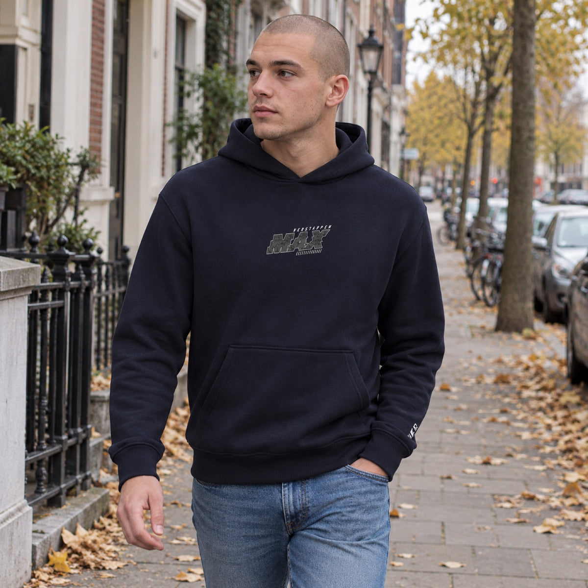 Oracle Red Bull Racing Max Verstappen PIXEL Hoodie – Navy – ilustrační foto (AI)