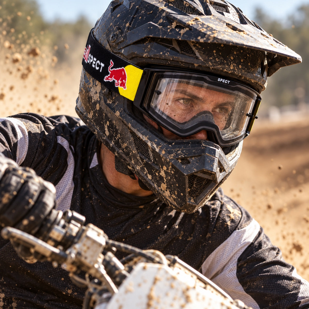 Red Bull Spect TORP Motocrossbrille – Schwarz mit klarem Glas – Illustrationsfoto (KI)
