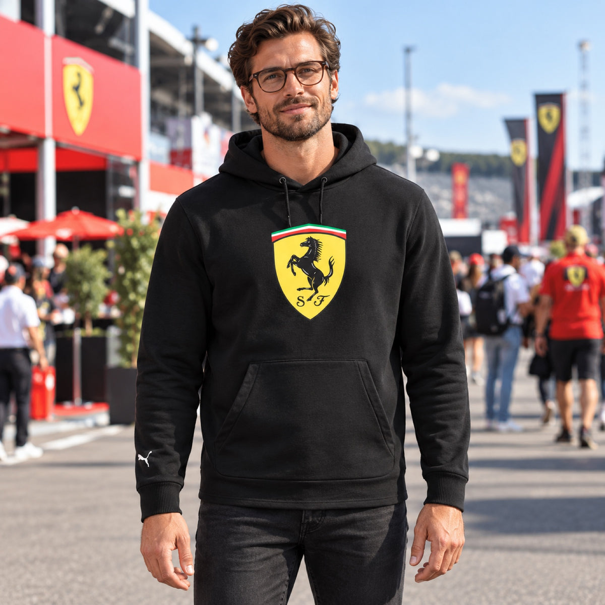 Scuderia Ferrari F1 Freizeit-Hoodie mit großem Logo – Schwarz – Illustrationsfoto (KI)