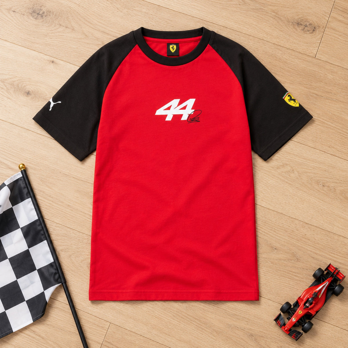 Lewis Hamilton Scuderia Ferrari F1 x Puma Kinder-T-Shirt – Fan Edition – 152 cm – Illustrationsfoto (KI)