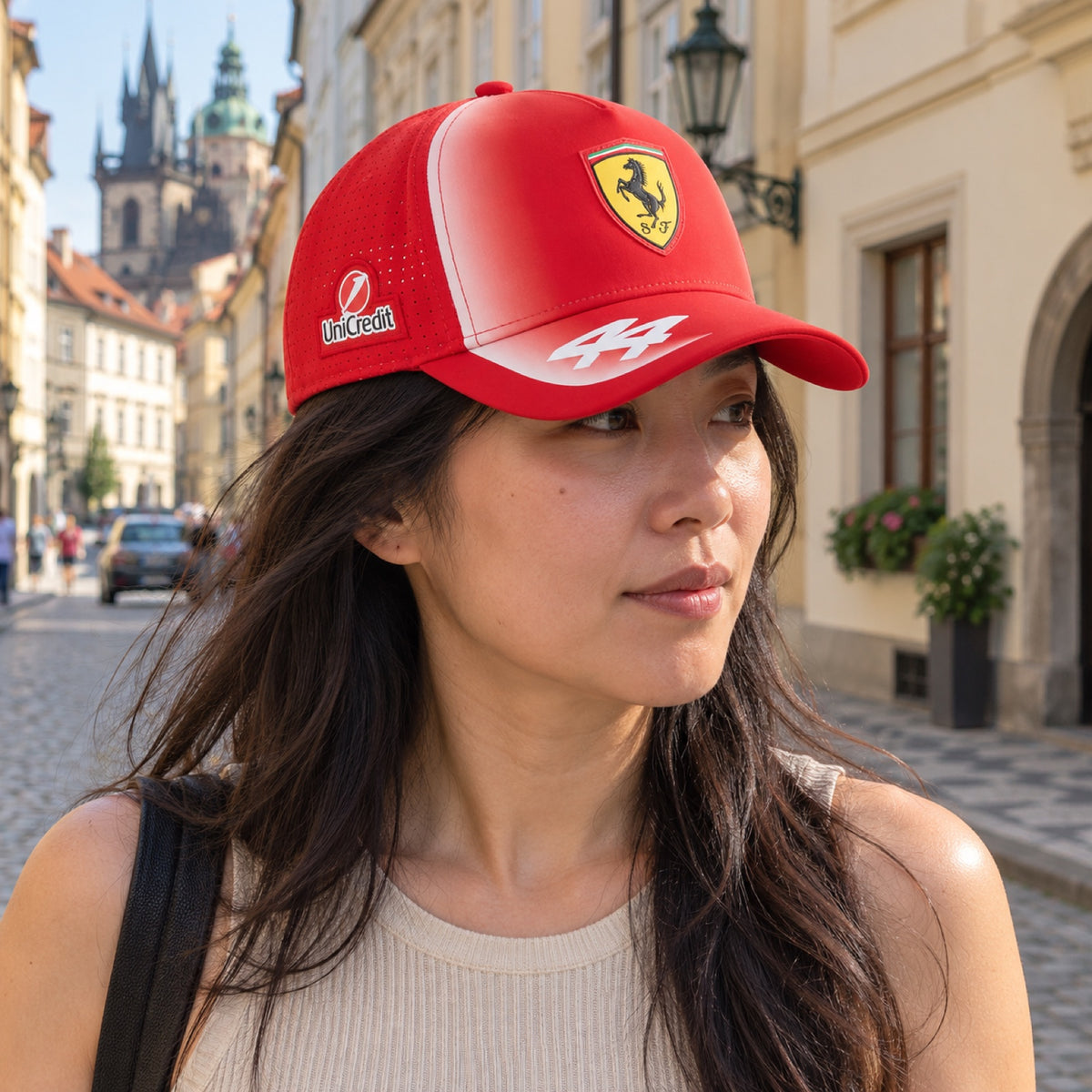 Lewis Hamilton Scuderia Ferrari F1 x Puma Cap – Team Edition – ilustrační foto 2 (AI)