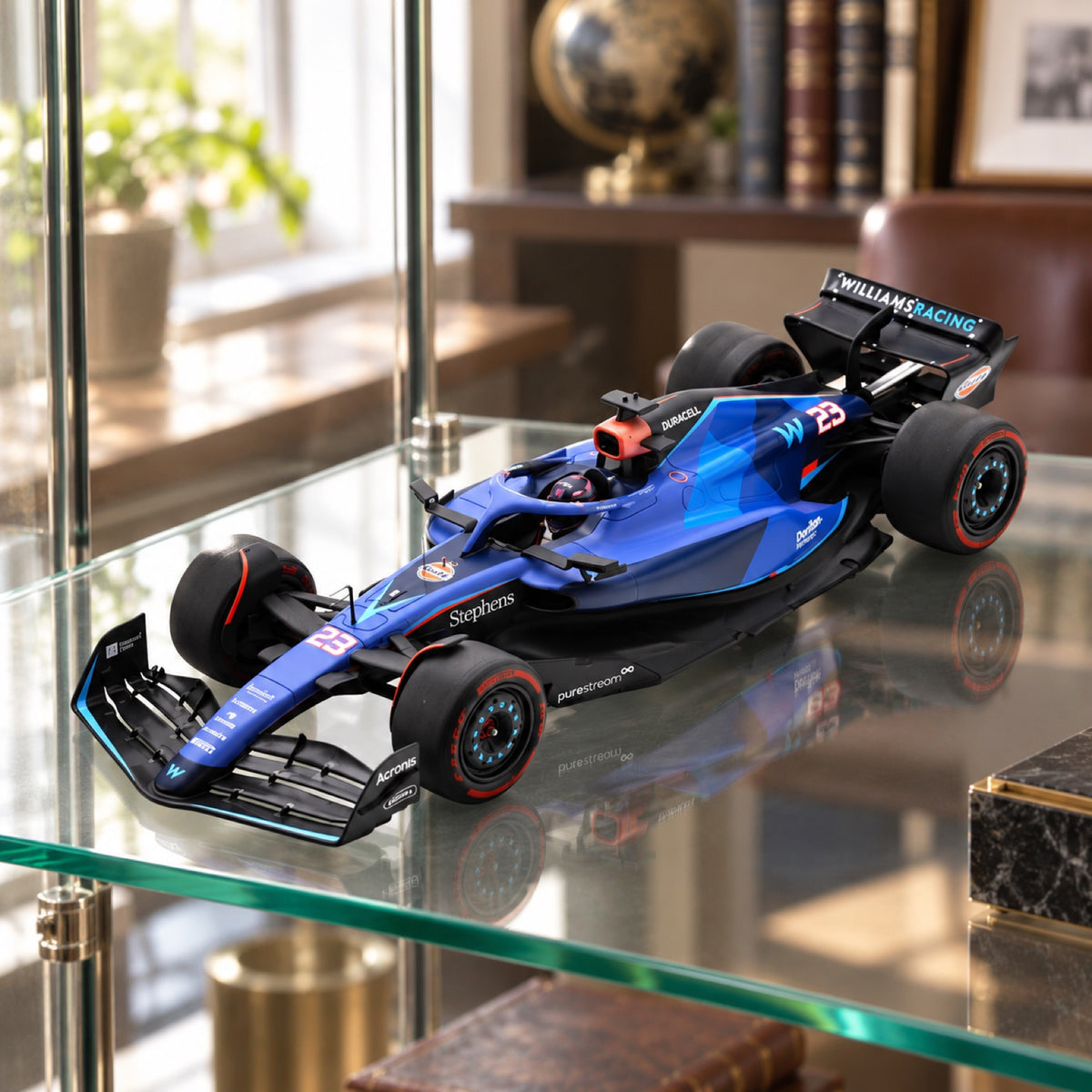 Spark Williams F1 FW45 Alex Albon 1:18 Model – Bahrain GP 2023 – illustrative photo (AI)