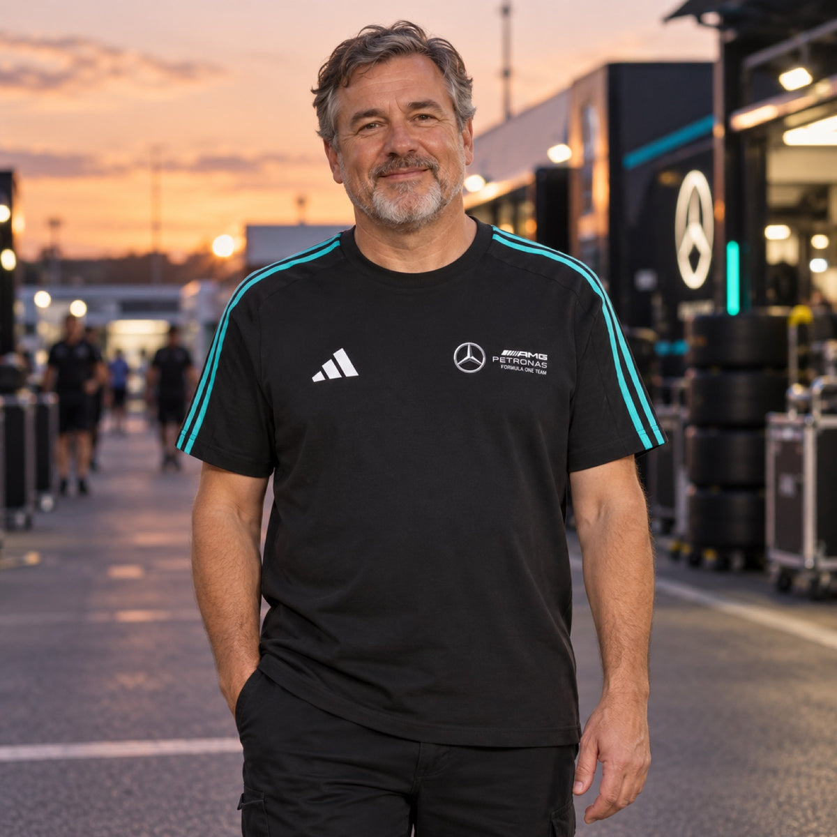 Adidas Mercedes-AMG PETRONAS F1 DNA T-Shirt – Schwarz – Freizeit-Edition – Illustrationsfoto (KI)