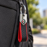 Alfa Romeo BAND Schlüsselanhänger – Carbon Red – Illustrationsfoto (KI)
