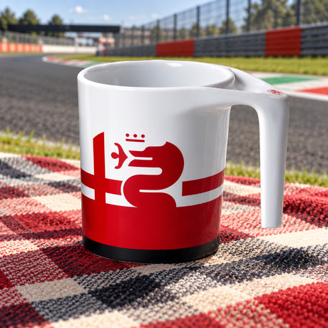 Alfa Romeo Keramiktasse mit Logo – Illustrationsfoto (KI)