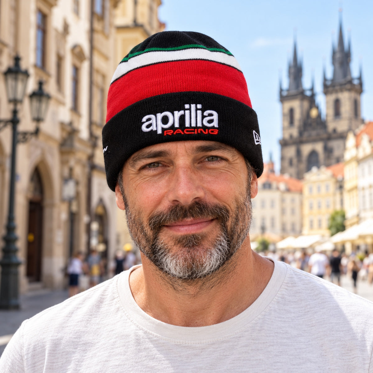 Aprilia BE A RACER Mütze mit Logo – Illustrationsfoto (KI)