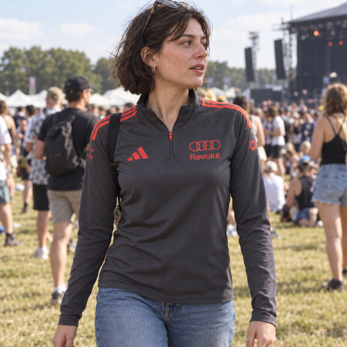 Audi Revolut F1 x Adidas Training Top with Sponsor Logos – Grey – ilustrační foto 2 (AI)