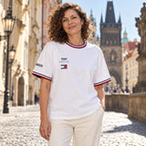 Cadillac F1 x Tommy Hilfiger Damen-T-Shirt – Team Edition – Illustrationsfoto (KI)