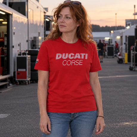 Ducati Corse T-Shirt with Ducati Lettering – Red – ilustrační foto 2 (AI)