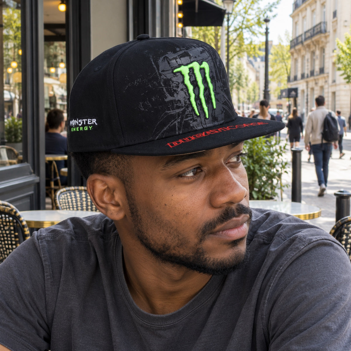 Ducati Corse – Monster Energy Flat Peak Fan Cap – ilustrační foto (AI)