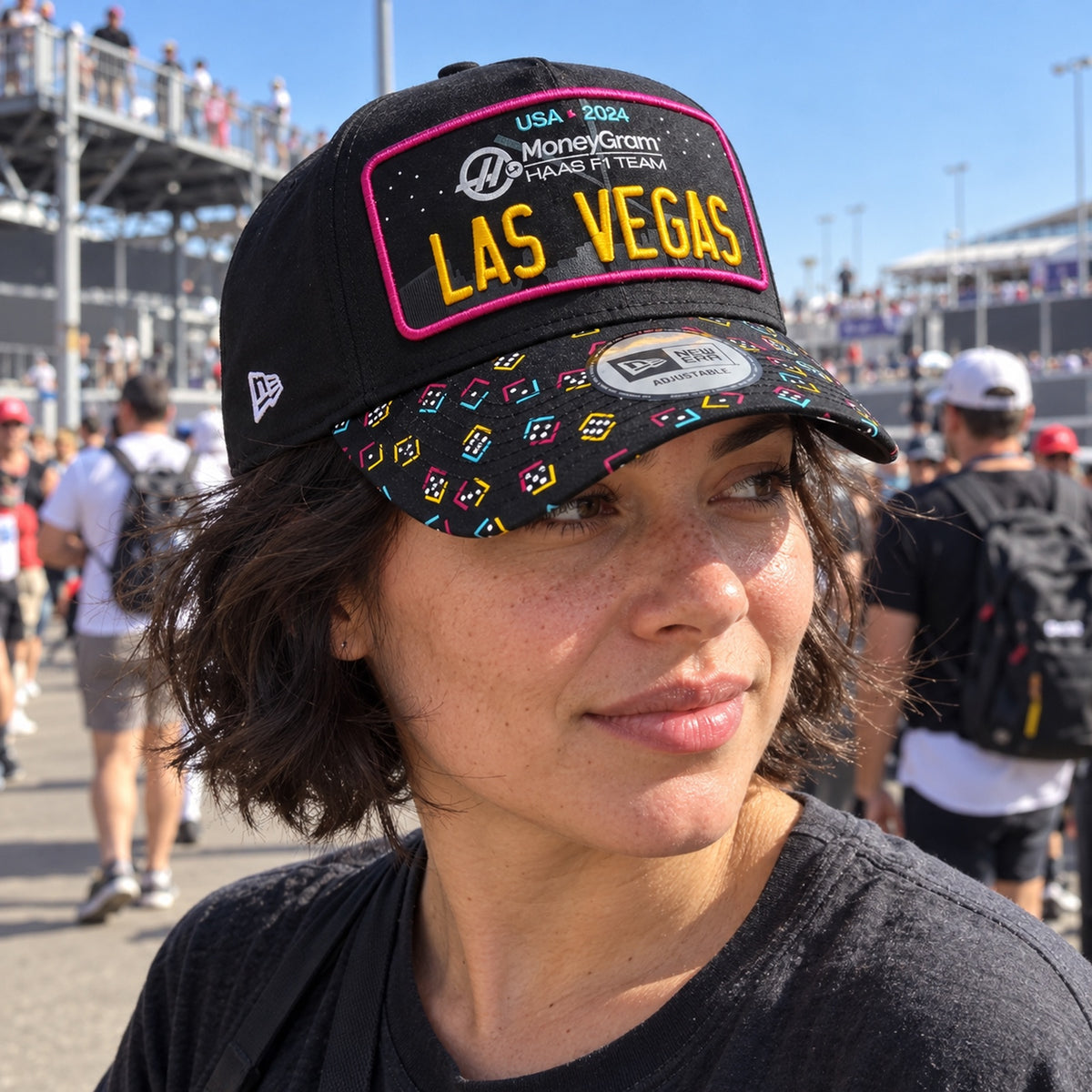Haas F1 Team Cap – Las Vegas Special Edition – ilustrační foto 2 (AI)