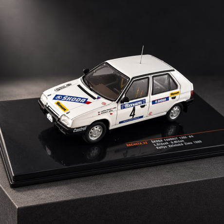 IXO Škoda Favorit 136L Nr. 4 Rallye Valašská Zima 1989 Modell – Illustrationsfoto (KI)