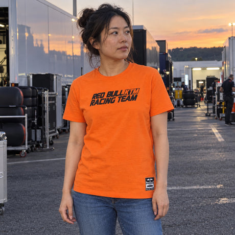 KTM Red Bull Racing Rush Casual T-Shirt – Orange – ilustrační foto 2 (AI)