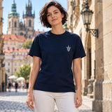 Maserati Herren-T-Shirt mit kleinem Dreizack-Logo – Illustrationsfoto (KI)