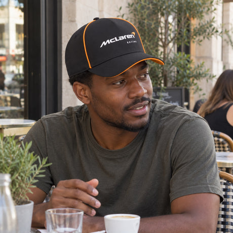 McLaren F1 Cap with Puma Logo – Black – McLaren Racing – ilustrační foto (AI)