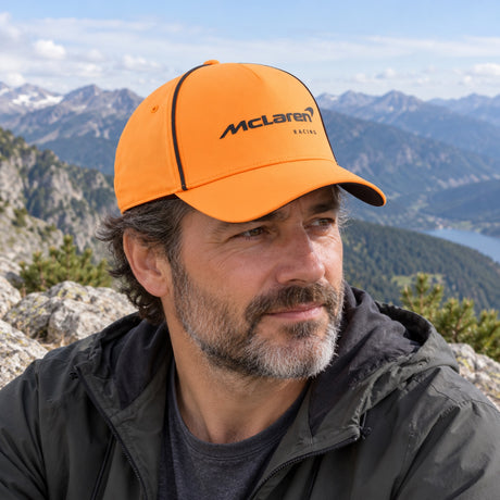 McLaren F1 Cap with Puma Logo – McLaren Racing – Orange – ilustrační foto (AI)