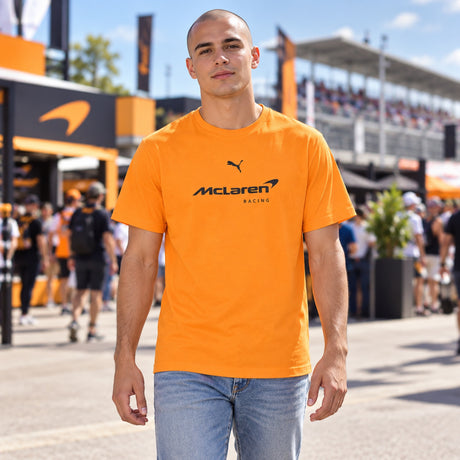 McLaren F1 T-Shirt mit Puma-Logo – Orange, Freizeit-Edition – Illustrationsfoto (KI)