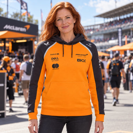 McLaren F1 Team Hoodie mit Sponsorenlogos – Illustrationsfoto (KI)