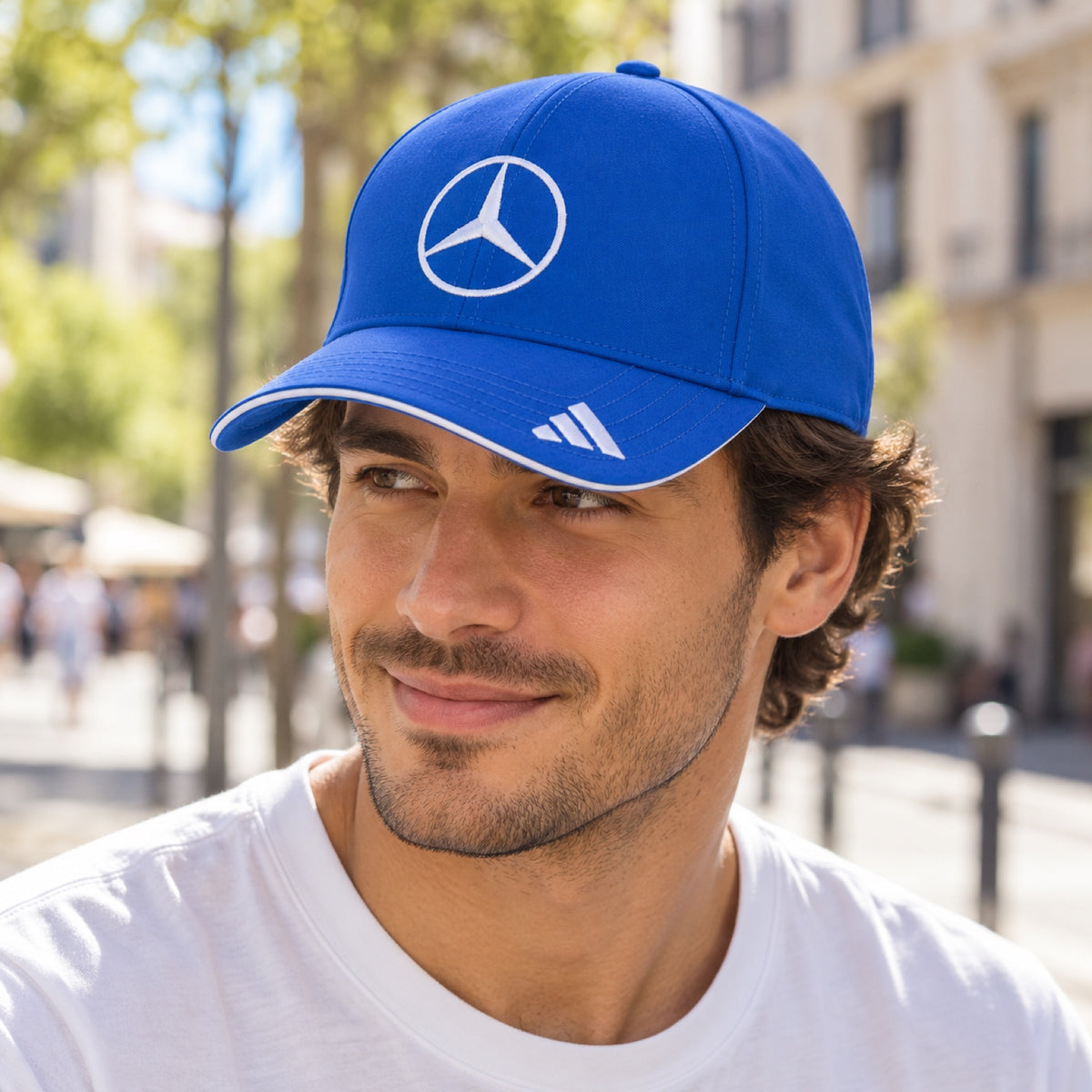 Kimi Antonelli Mercedes-AMG PETRONAS F1 x Adidas Cap – Blau, Team Edition – Illustrationsfoto (KI)