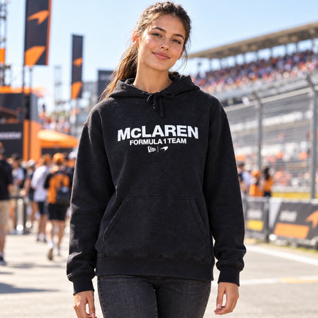 McLaren F1 New Era Wordmark Freizeit-Hoodie – Schwarz – Illustrationsfoto (KI)
