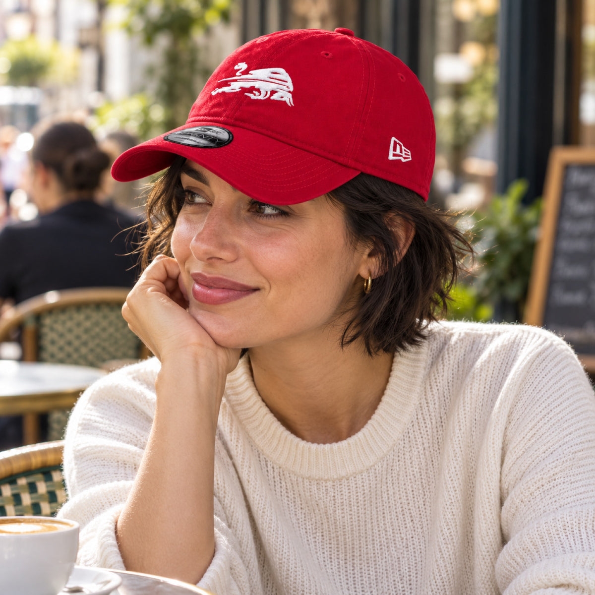 Red Bull Dynamic Bull Freizeit-Cap – Rot – Illustrationsfoto (KI)