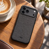 Peak Design Everyday Case Non-Slimlink iPhone 18 Pro Max – Charcoal – illustrative photo (AI)