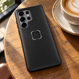 Everyday Case Clarino – Samsung Galaxy S25 Ultra – Black – illustrative photo (AI)