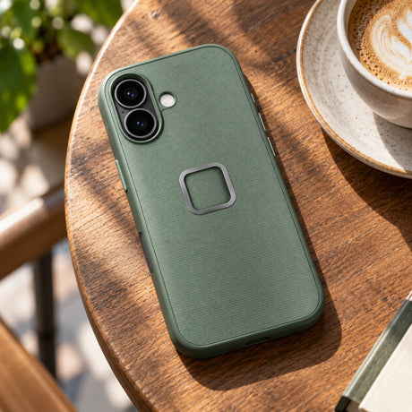 Peak Design Everyday Fabric Case – iPhone 17 Standard – Sage – illustrative photo (AI)