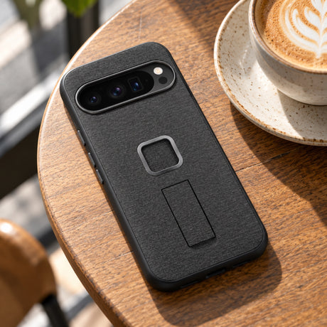 Peak Design Everyday Loop Case Google Pixel 9 Pro – Charcoal – Illustrationsfoto (KI)