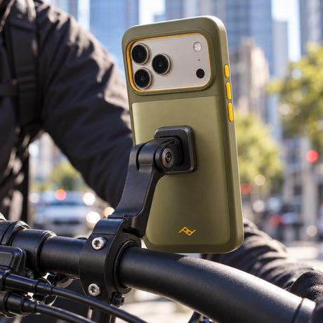 Peak Design GNAR Case – iPhone 17 Pro Max – Kelp – illustrative photo (AI)