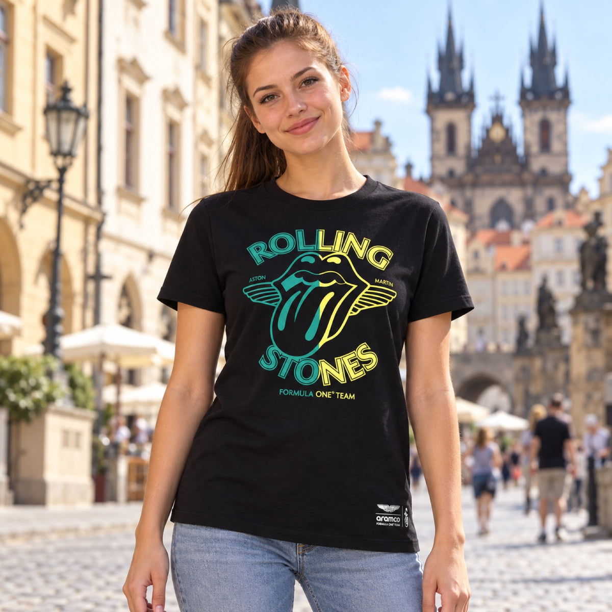 Aston Martin F1 Team Fan-T-Shirt – Rolling Stones Edition – Illustrationsfoto (KI)
