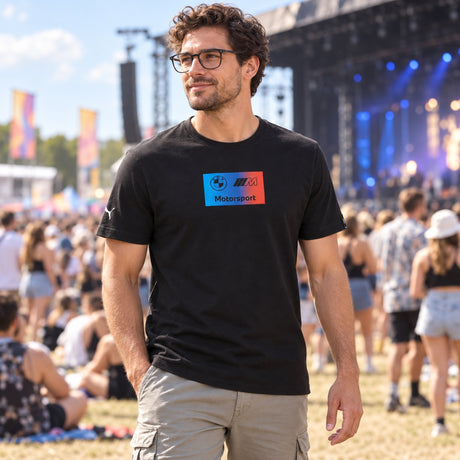 BMW Motorsport BMW M Logo-T-Shirt – Schwarz – Illustrationsfoto (KI)