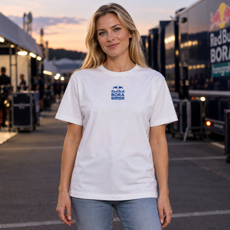 Red Bull Bora Hansgrohe Freizeit-T-Shirt – Weiß, ICONS Edition – Illustrationsfoto (KI)