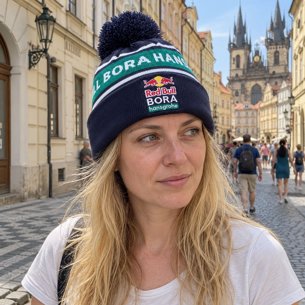 Red Bull Bora Hansgrohe Bobble Hat with Logo – Navy Blue – ilustrační foto 2 (AI)
