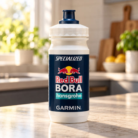 Red Bull Bora Hansgrohe Trinkflasche – SPECIALIZED Team Edition 550ml – Illustrationsfoto (KI)