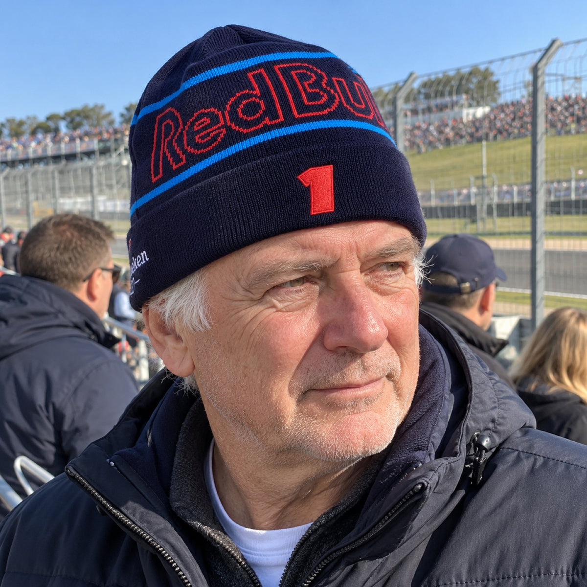 Max Verstappen Red Bull Racing F1 Team Beanie – Navy Blue – ilustrační foto (AI)