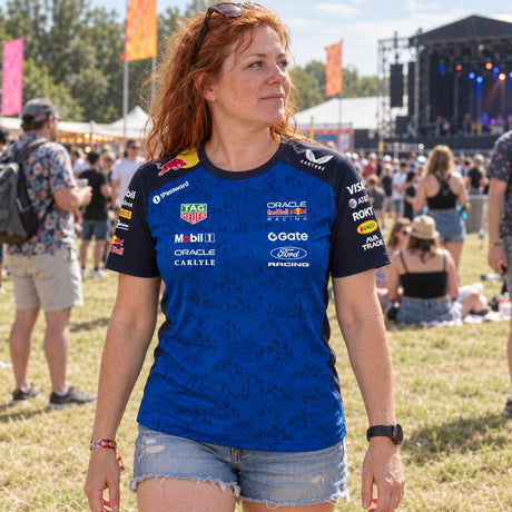 Oracle Red Bull Racing Women's Team T-Shirt with Sponsor Logos – ilustrační foto (AI)